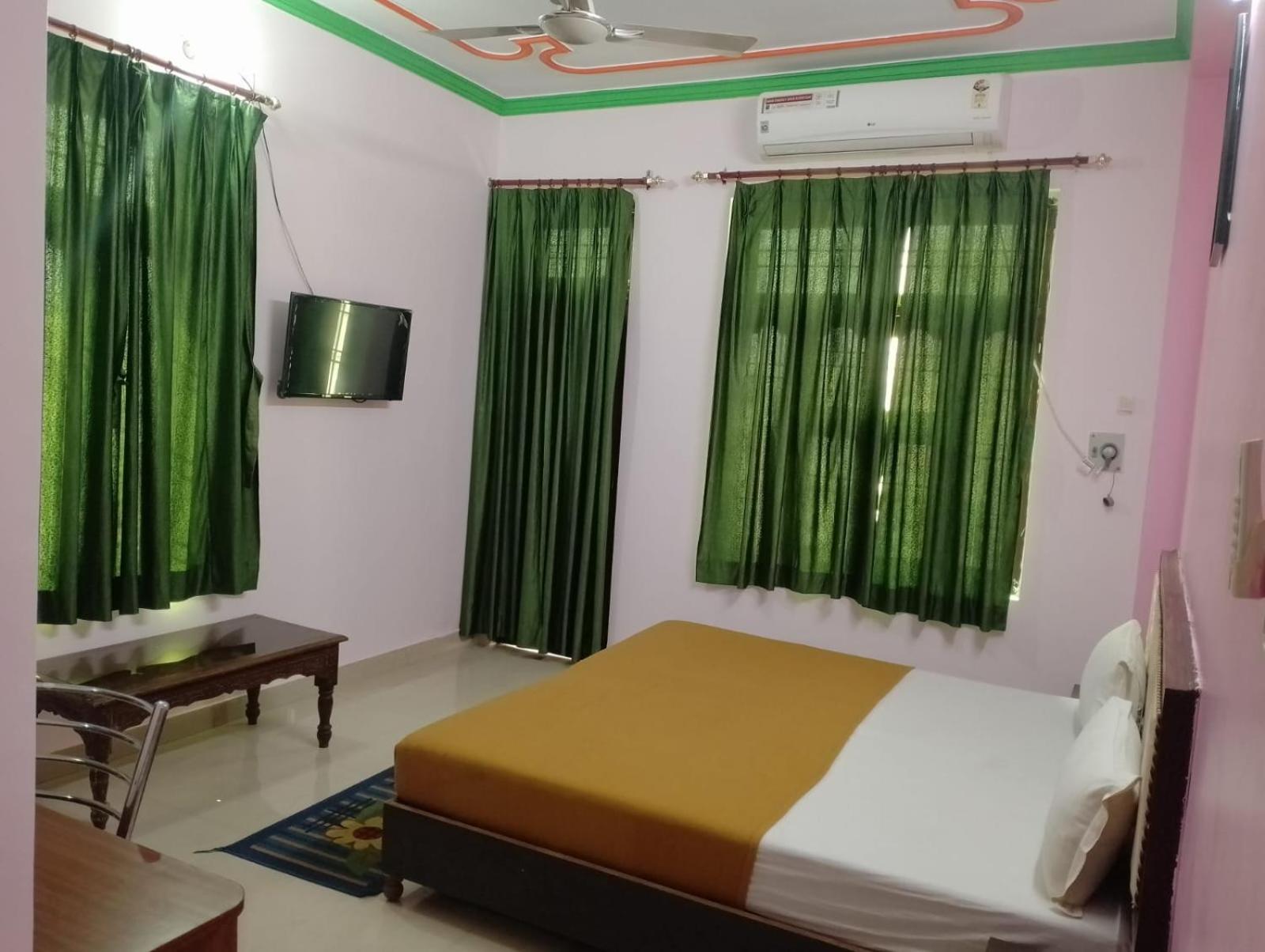 Varuna Palace Varanasi , Near Mandir & Ghat'S 외부 사진