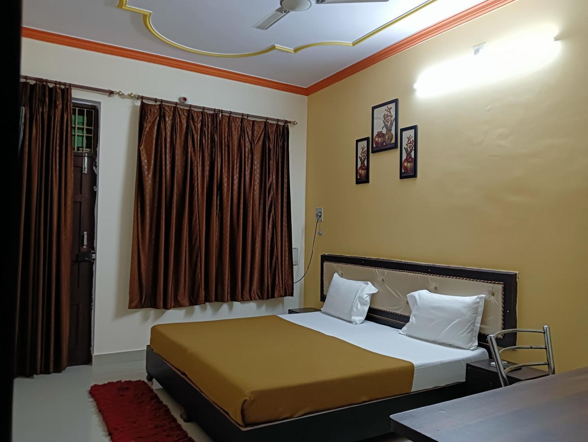 Varuna Palace Varanasi , Near Mandir & Ghat'S 외부 사진