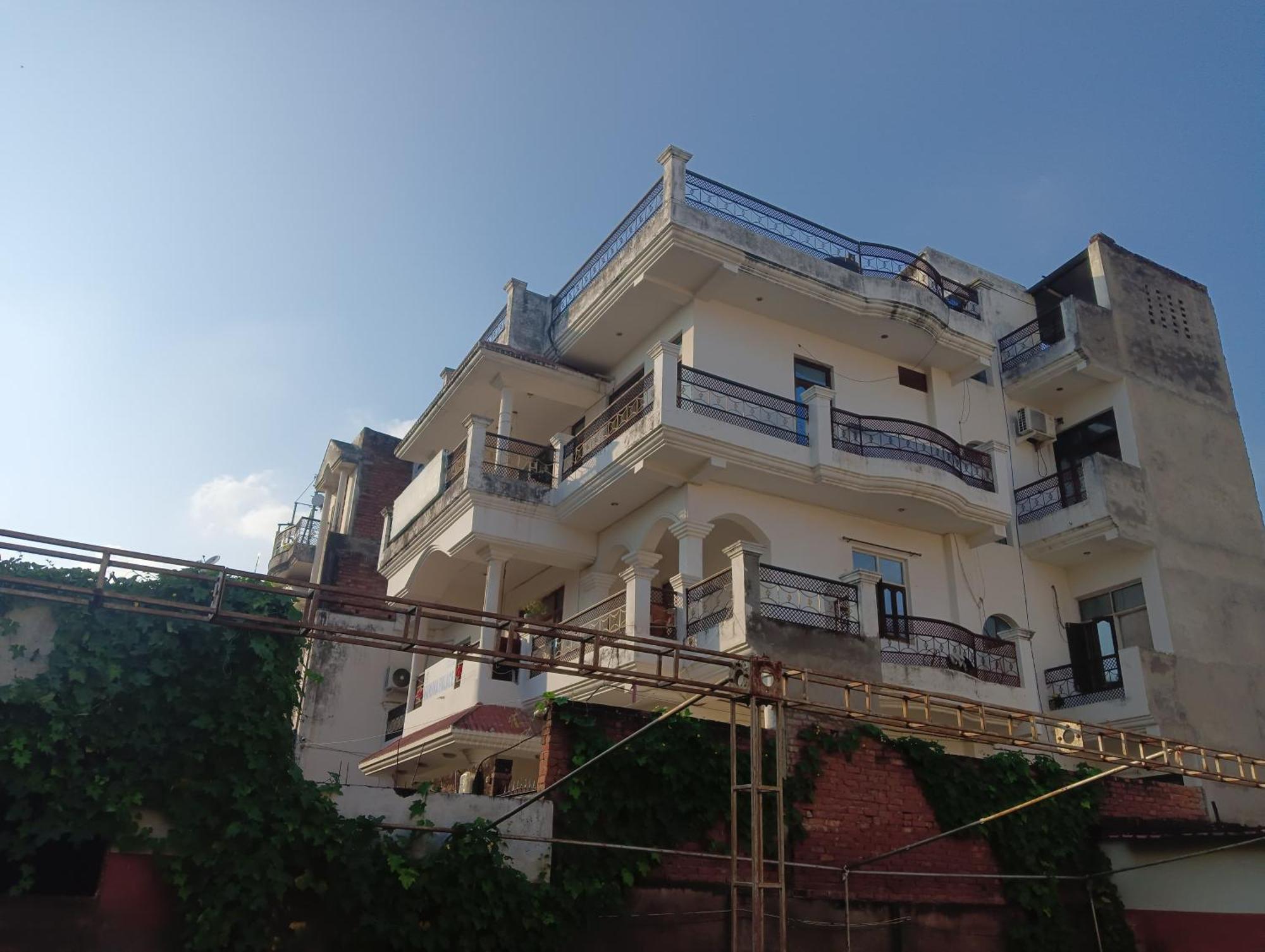 Varuna Palace Varanasi , Near Mandir & Ghat'S 외부 사진